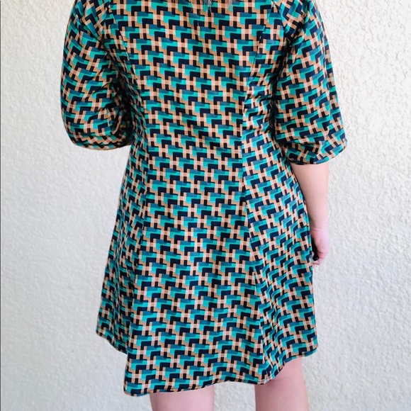 Retro-Inspired Tie-front Dress - Picture 3 of 7